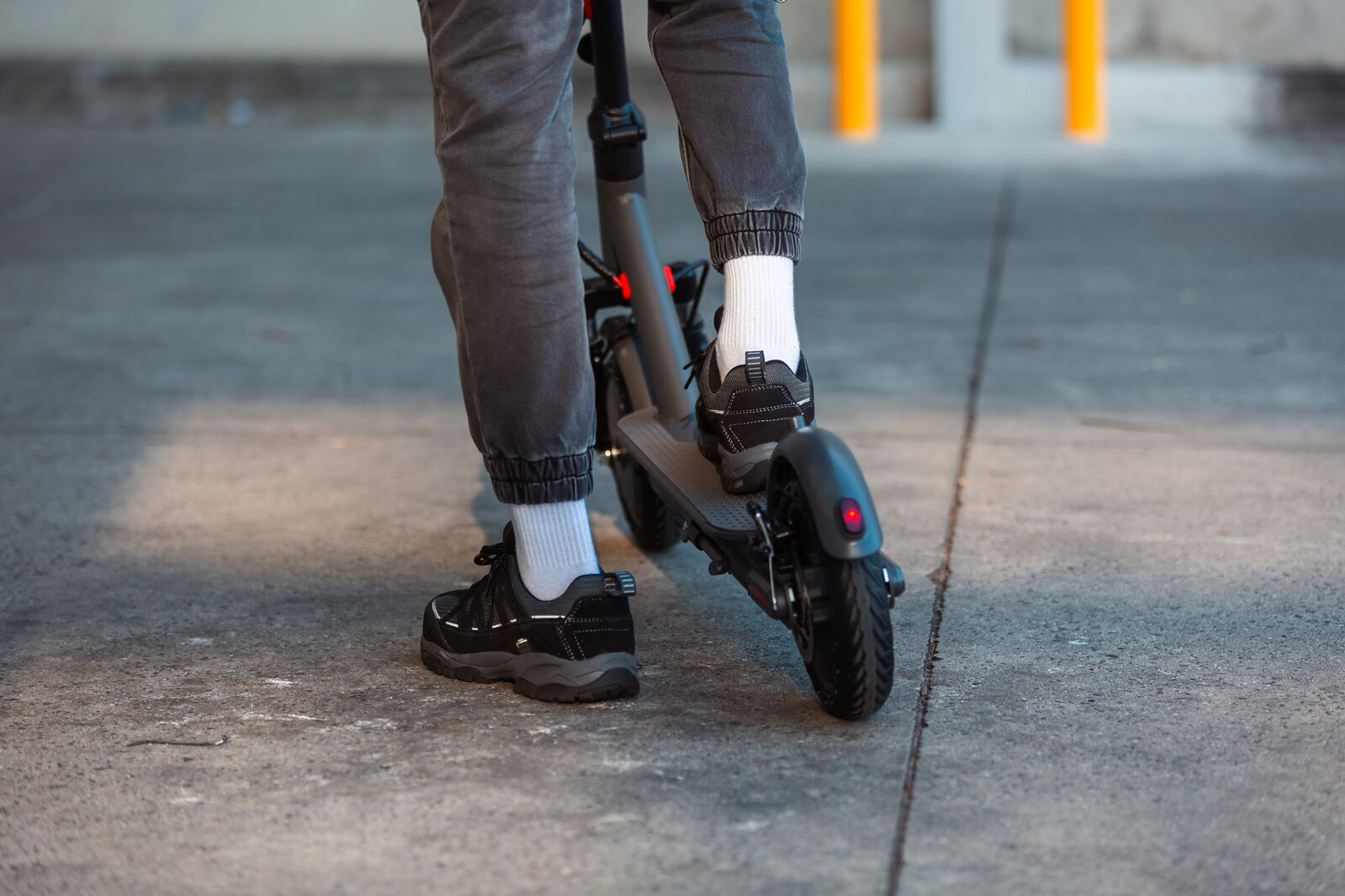 Electric Scooter, 350W Motor, 8.5 inch  Tyres, Front Suspension, Smart App, Foldable, 25kph - Image 7