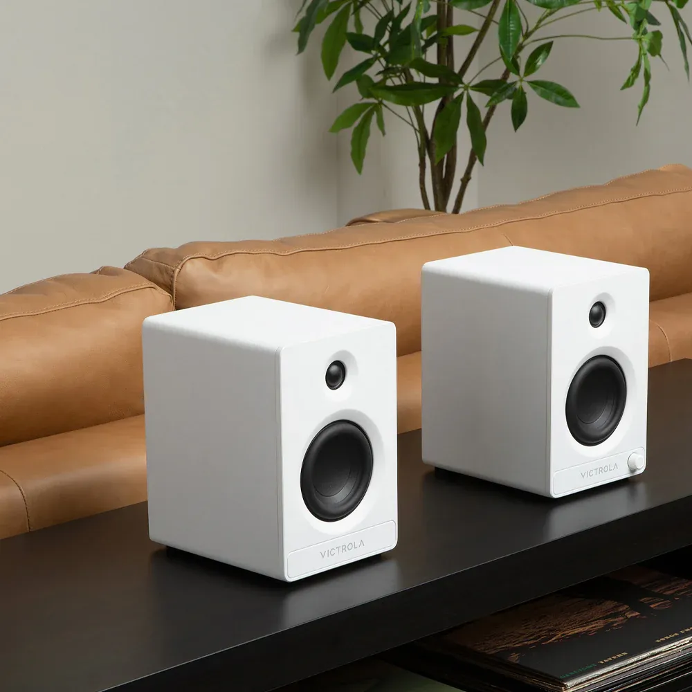Victrola Automatic Turntable + Victrola Tempo Bookshelf Speakers Bundle - White - Image 5