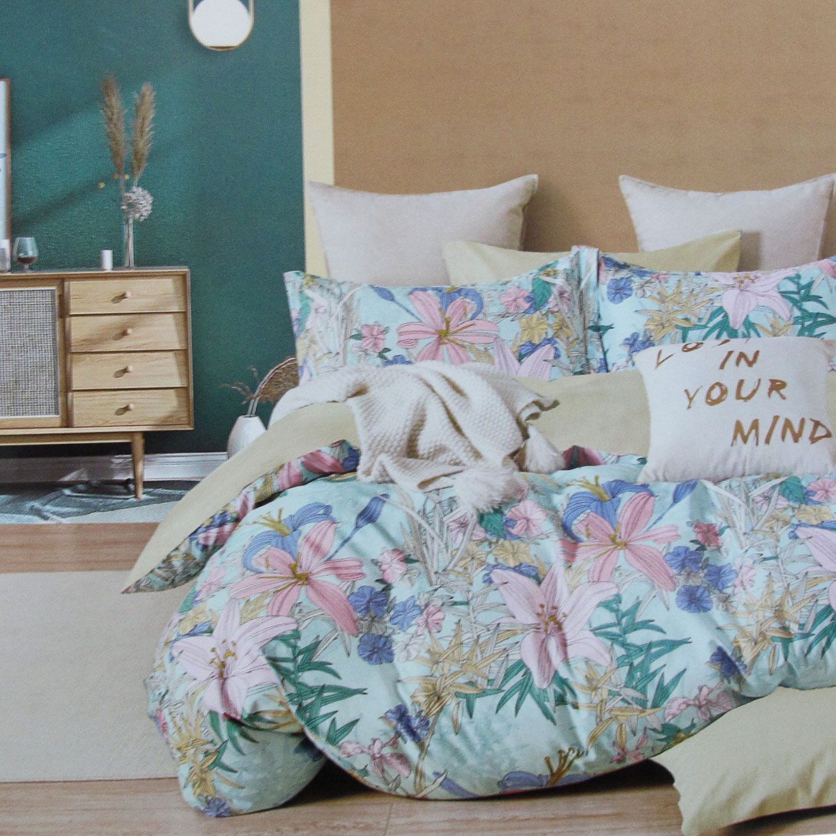 300TC Lily Flowers Multi Reversible Cotton Floral Quilt Cover Set Queen - Image 1