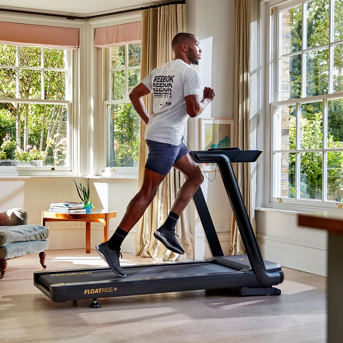 Reebok FR30z Floatride Treadmill in Black - Image 2