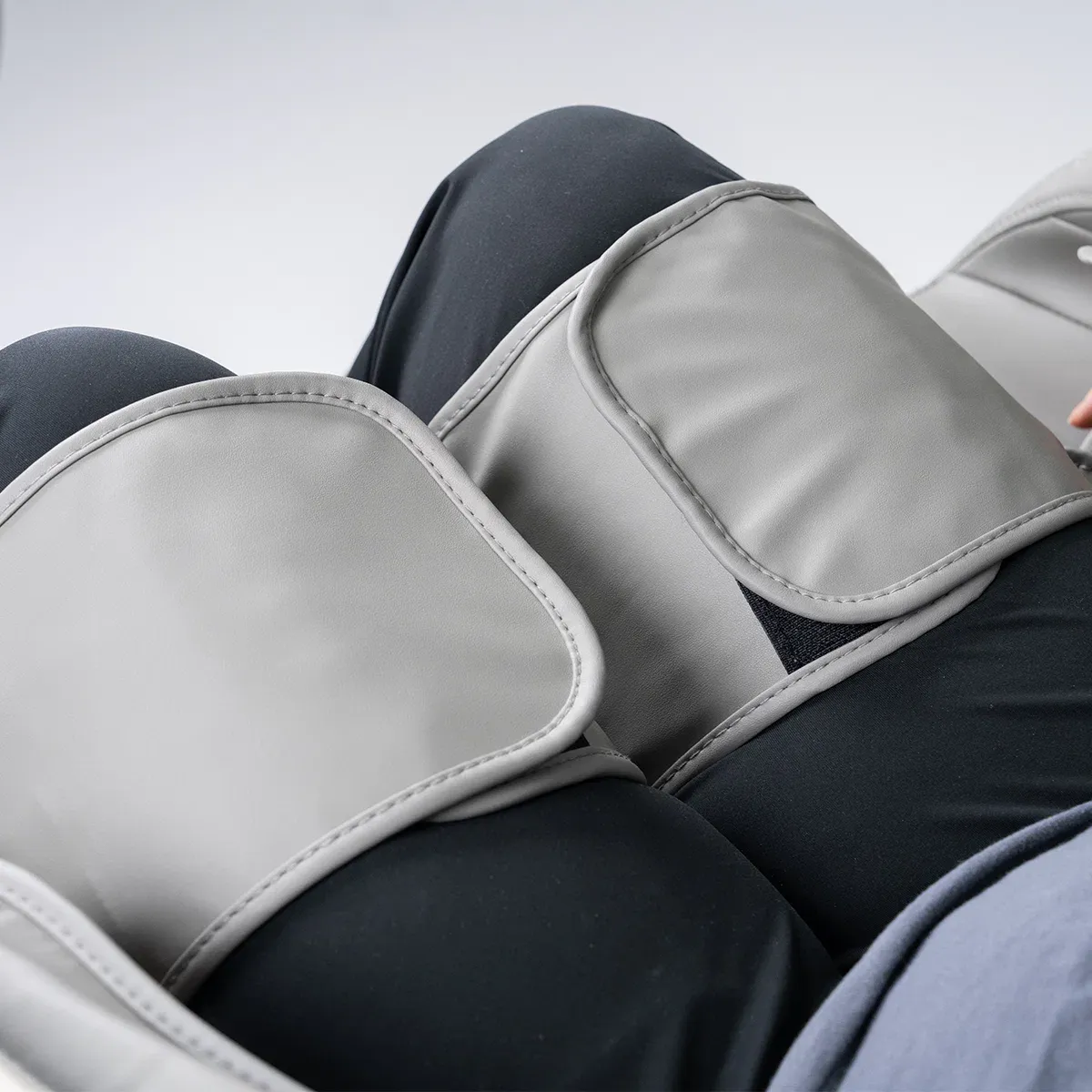 ReGen8 LuxCloud Air - Zero Gravity Heated Massage Chair - Image 8