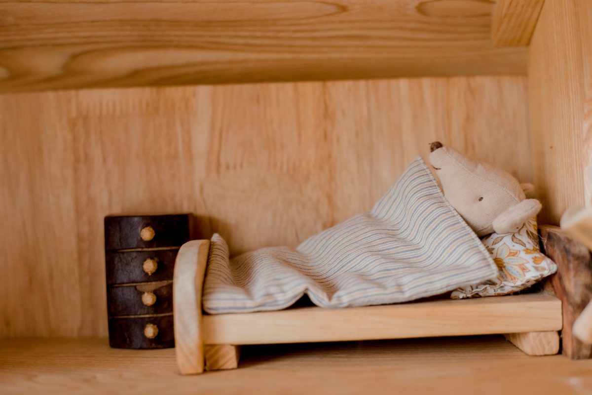 Two Story Cottage house imaginative play - Image 3