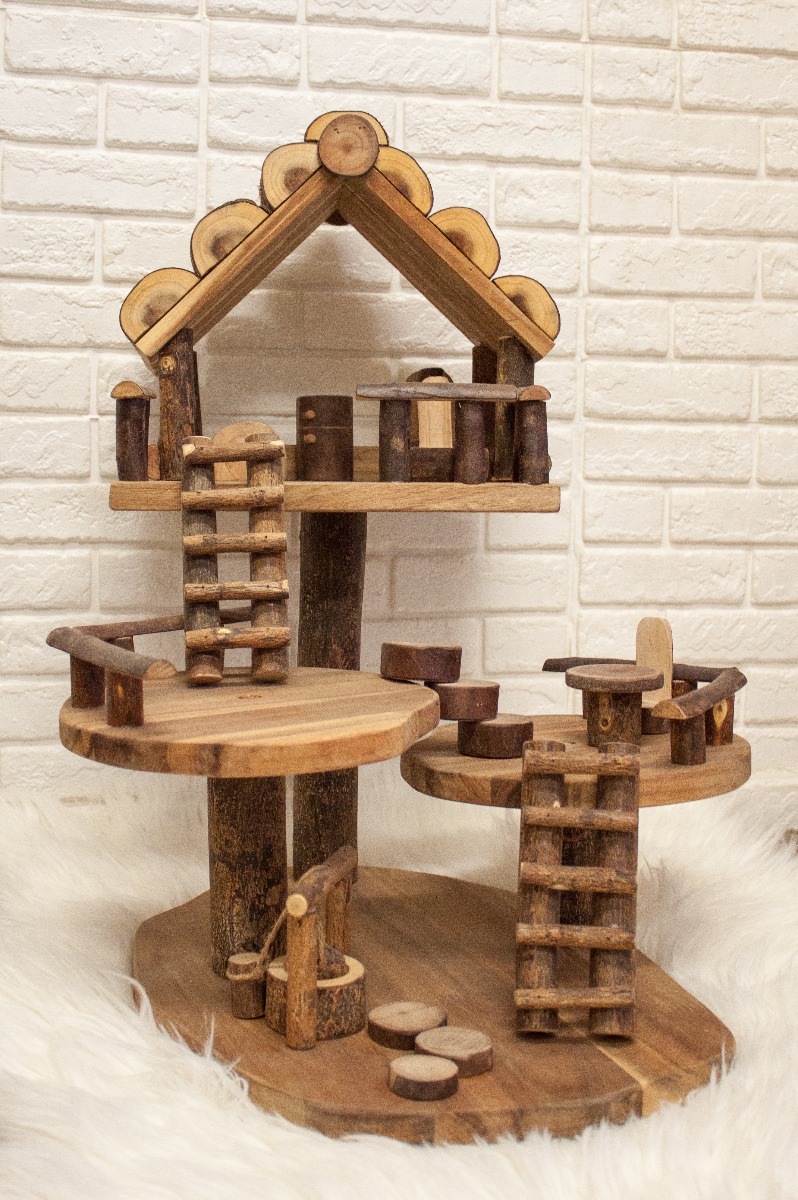 Large Tree house - Image 1