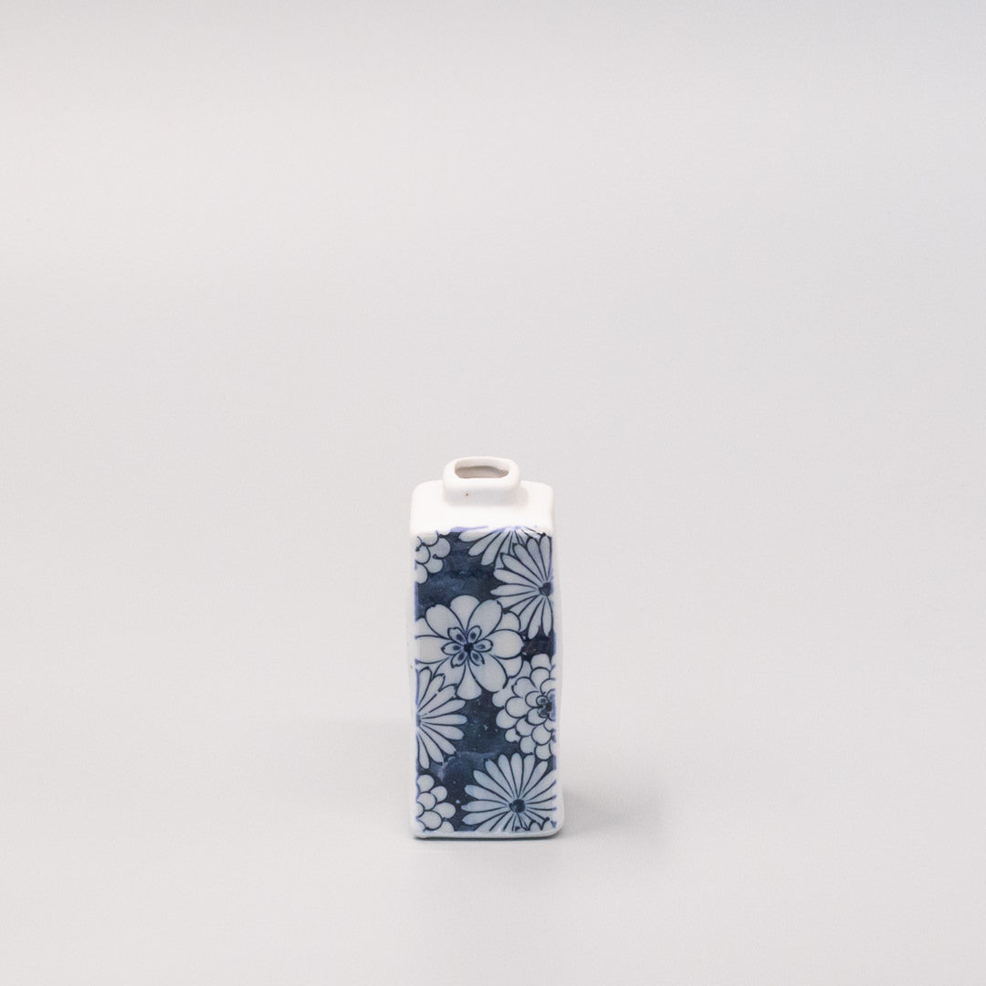 Vase Oblong White Posy - Image 1