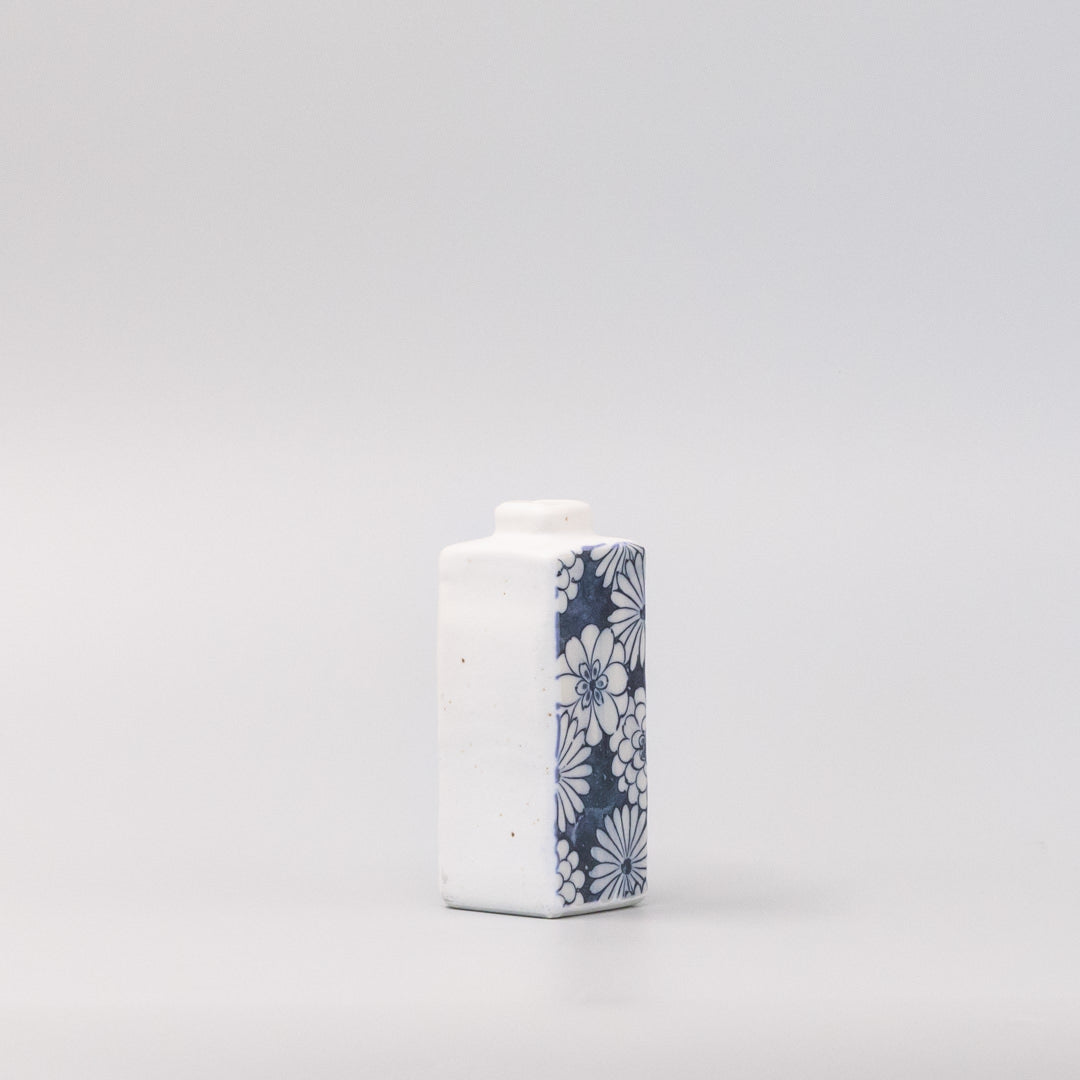 Vase Oblong White Posy - Image 4