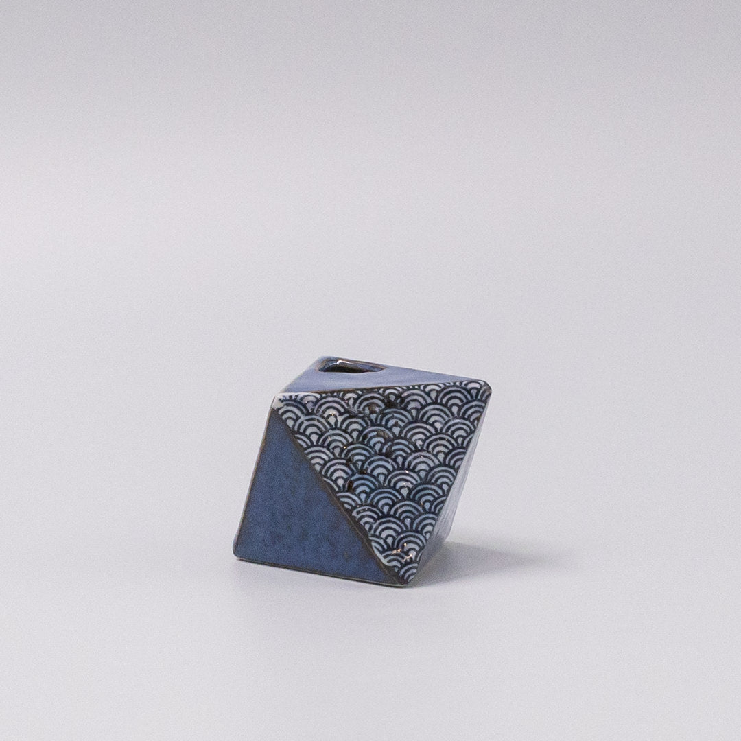 Vase Triangular Indigo Wave 130ml - Image 1