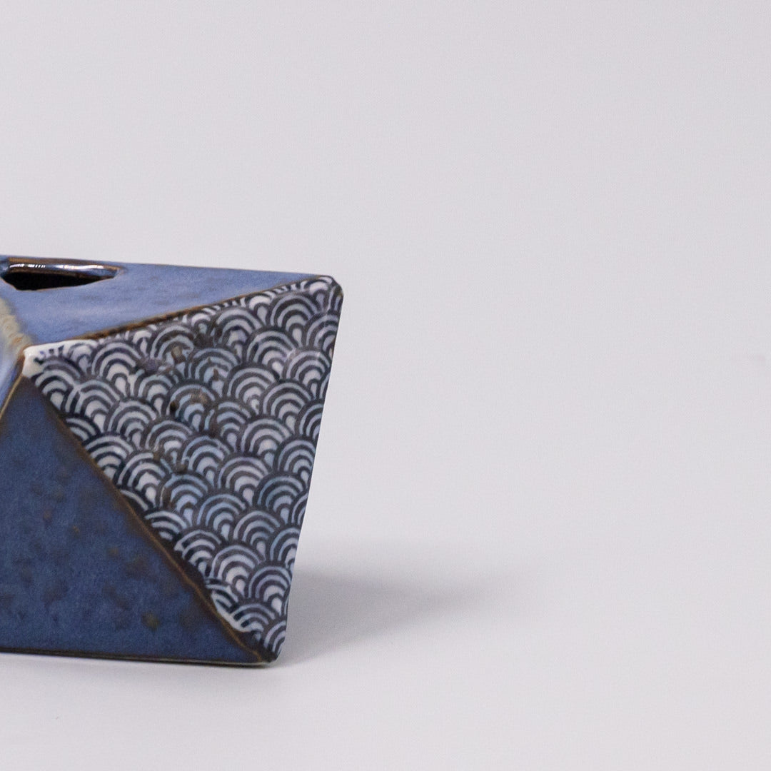 Vase Triangular Indigo Wave 130ml - Image 2