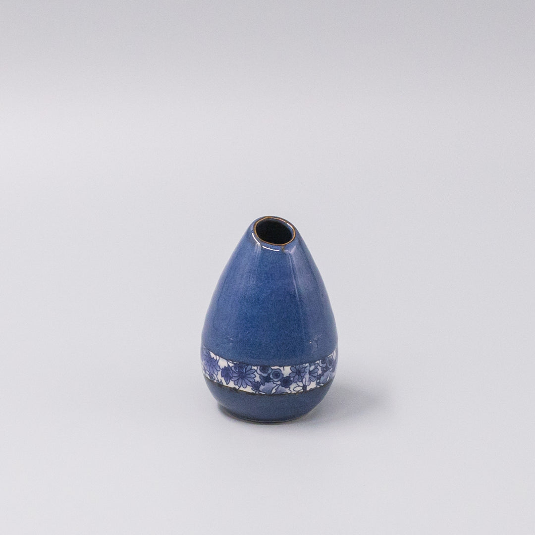 Vase Pinecone 10H Indigo Yuzen - Image 1