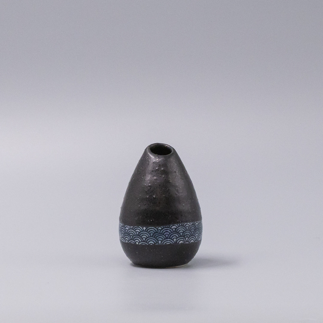 Vase Pinecone 10H Black Wave Design - Image 1