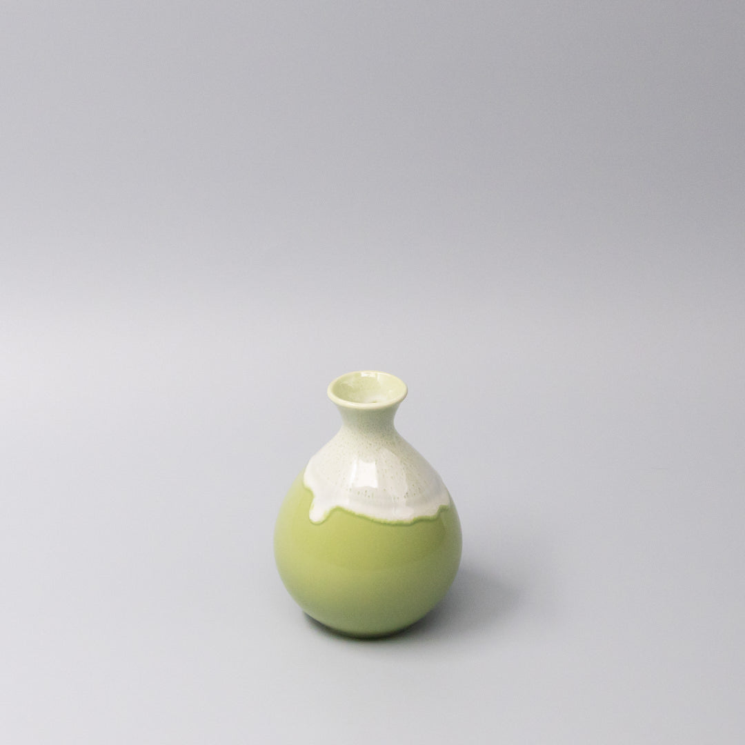 Sake Jug 300ml Pistachio White Drip - Image 1