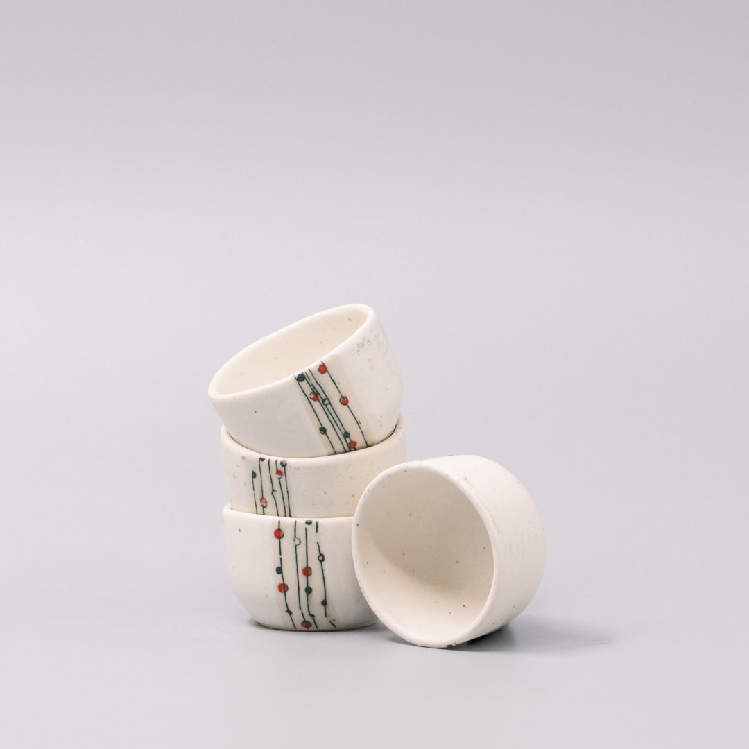 Sake Set for Four 330ml White Abacus Glaze - Image 3