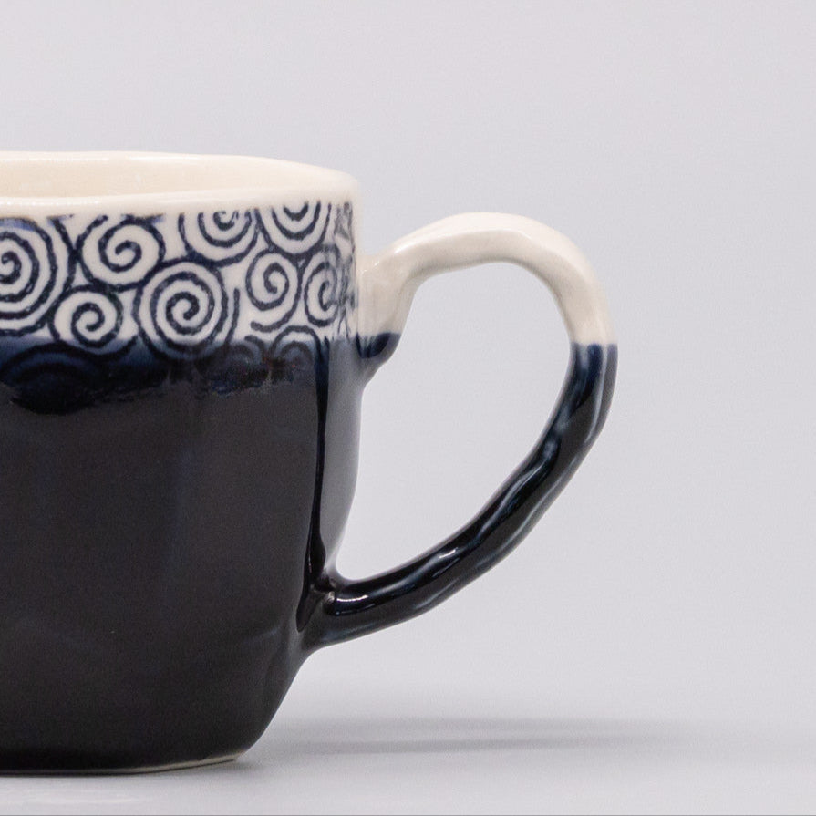 Mug in a Gift Box 260ml Navy Spiral Band Glaze - Image 3