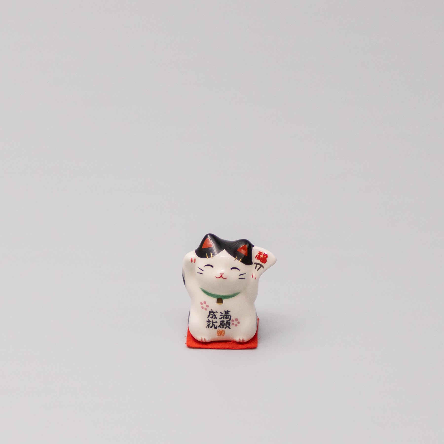 Okimono Victory Lucky Cat - Image 1