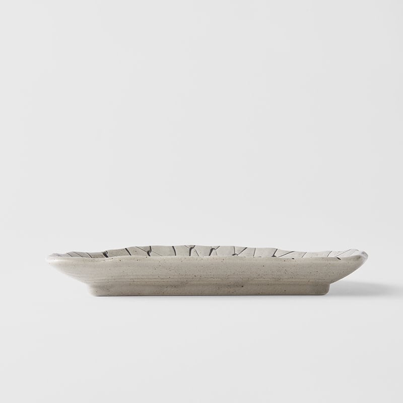 Plate D Shaped 21cm Grey Net Design - Image 4