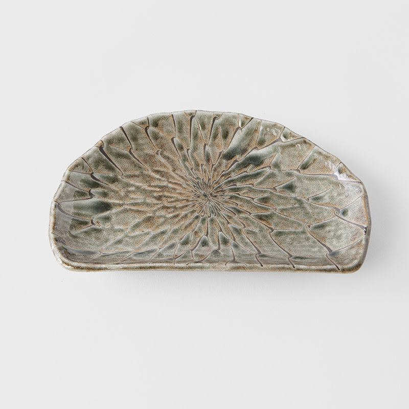 Plate D Shaped 21cm Moss Net Design - Image 1