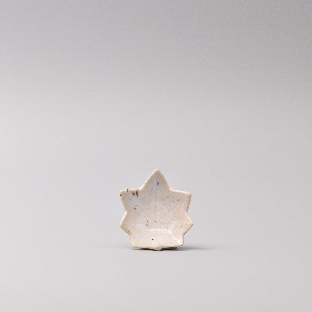Sauce Dish Maple Leaf 6cm Ivory Fleck - Image 3