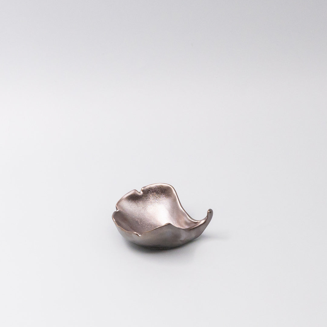 Gingko Leaf Sauce Dish 30ml Metallic Lustre Glaze - Image 1