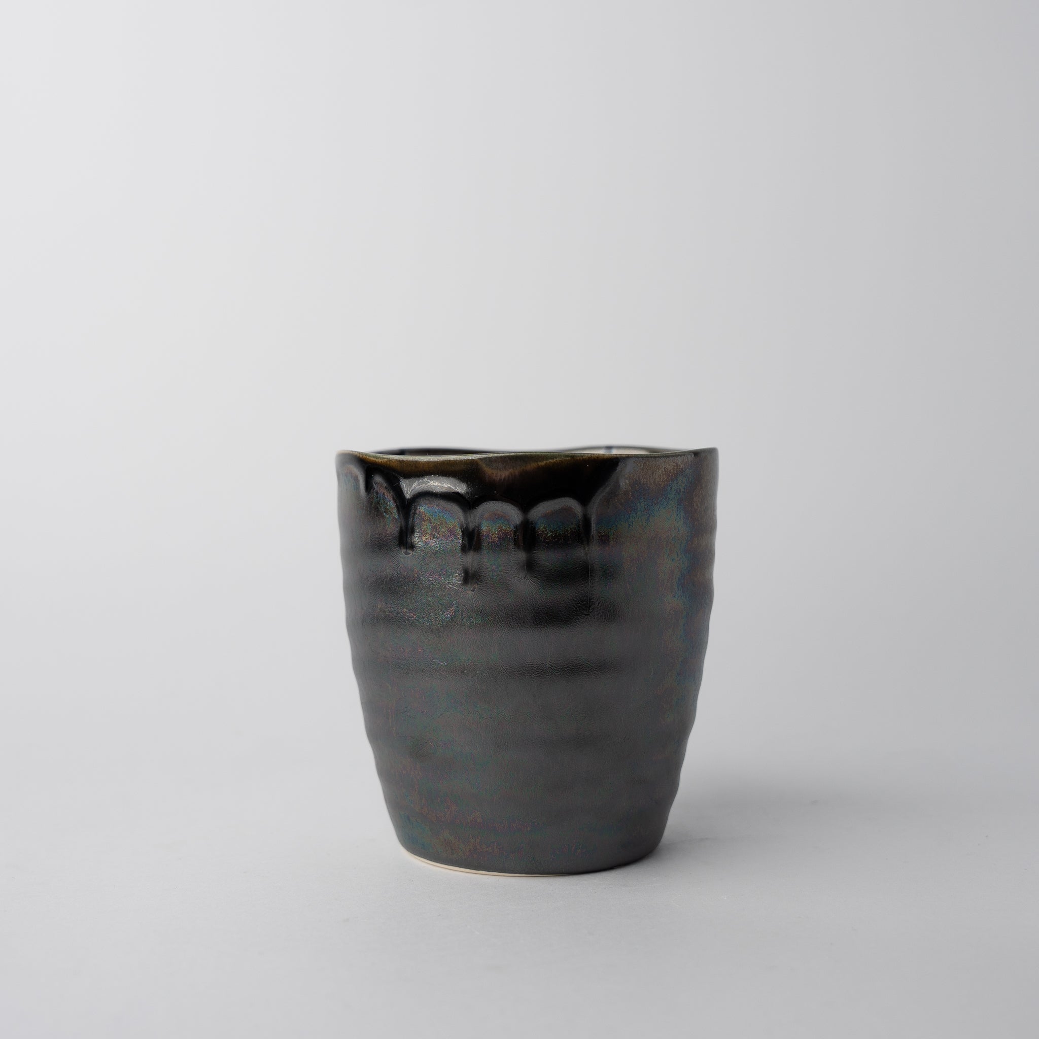 Sushi Mug 325ml Metallic Black Drip Glaze - Image 1