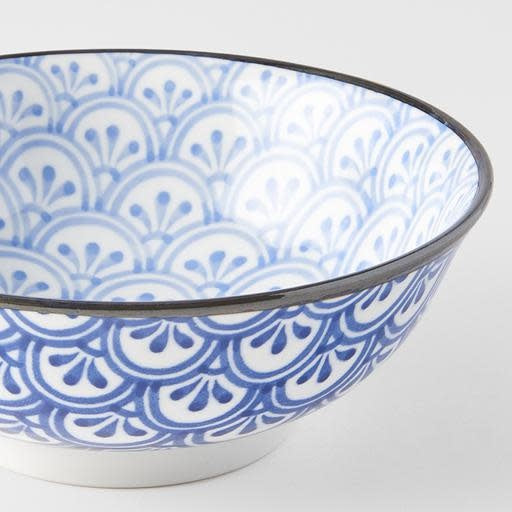 Bowl 19cm Petal Crest Design - Image 1