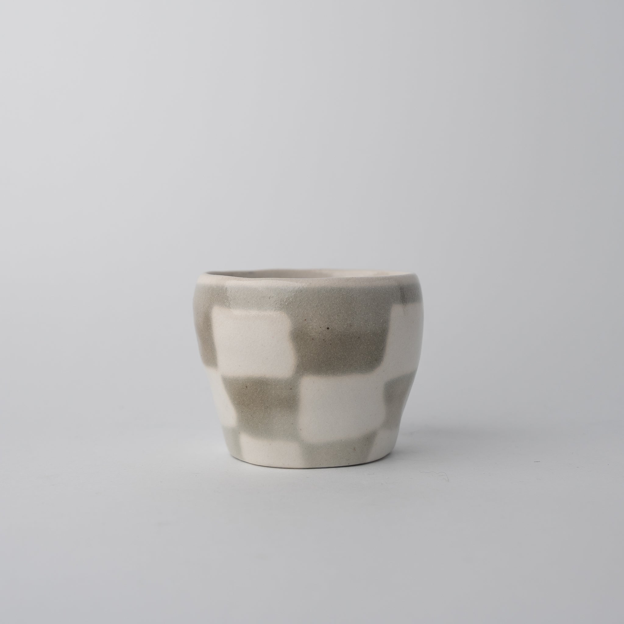 Cup 8cm 160ml Cream Grey Check Design - Image 1