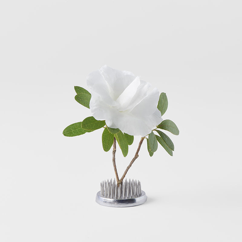 Kenzan Ikebana Pin Base 4.6cm Round - Image 1