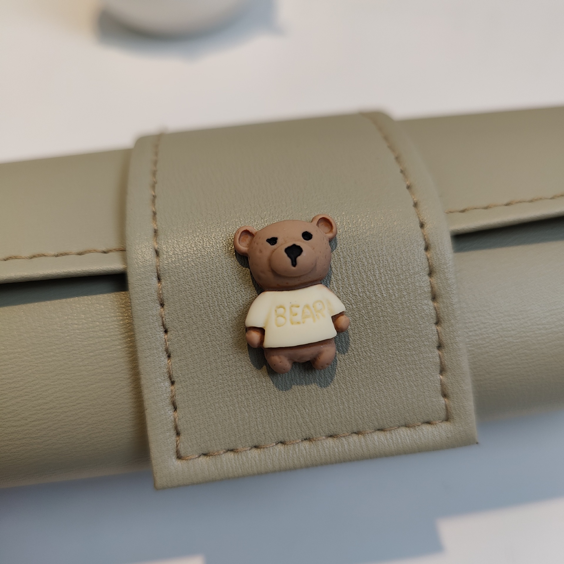3 PCS Cute Bear PU Leather Glasses Case Large Capacity - Portable Protective Sunglasses Holder for Big Frames - Beige Eyewear Storage Box - Image 5