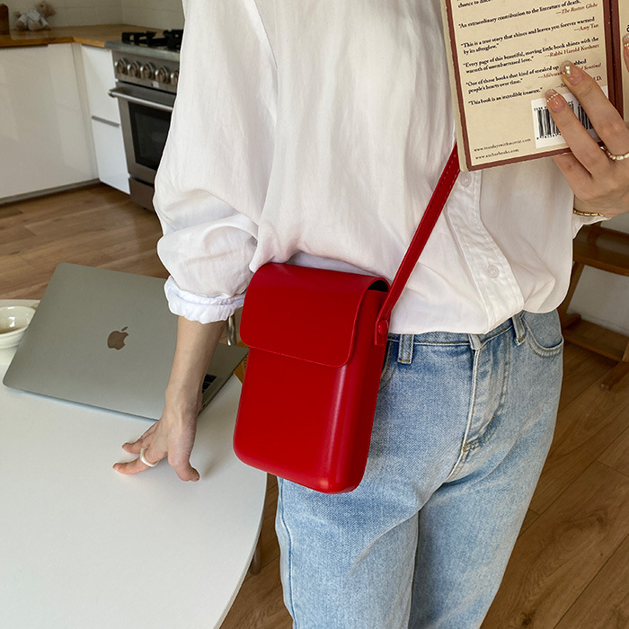 Red Stylish Women's Crossbody Phone Bag – Compact Vertical PU Leather Mini Shoulder Bag with Magnetic Closure (Adjustable Strap) - Image 1