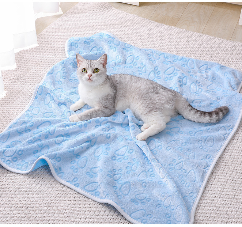 Grey Pet Blanket Set – Plush Paw Print Design, 3-Piece Pack (S/M/L Sizes) - Image 3