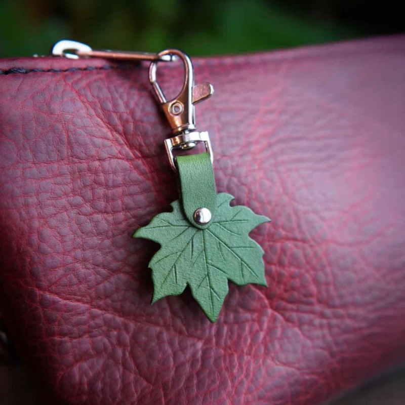 Green 3 Pack PU Leather Maple Leaf Keychain Set Vintage Style Autumn Leaf Keyring Bag Charm Pendant for Women Handbag and Car Keys - Image 2