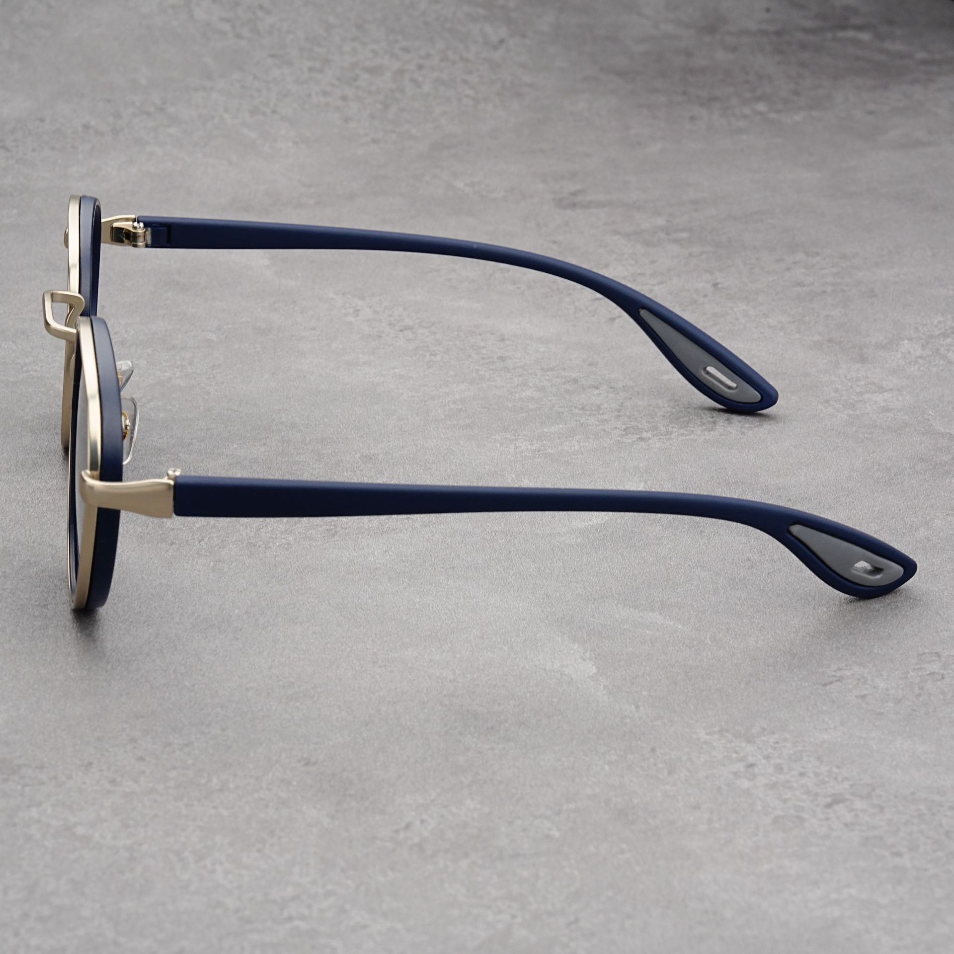 Silver Frame With Blue Rim Retro Round Sunglasses Vintage Metal & PC Frame Casual Classic Style for Men and Women - Lightweight 137mm Width - Image 3