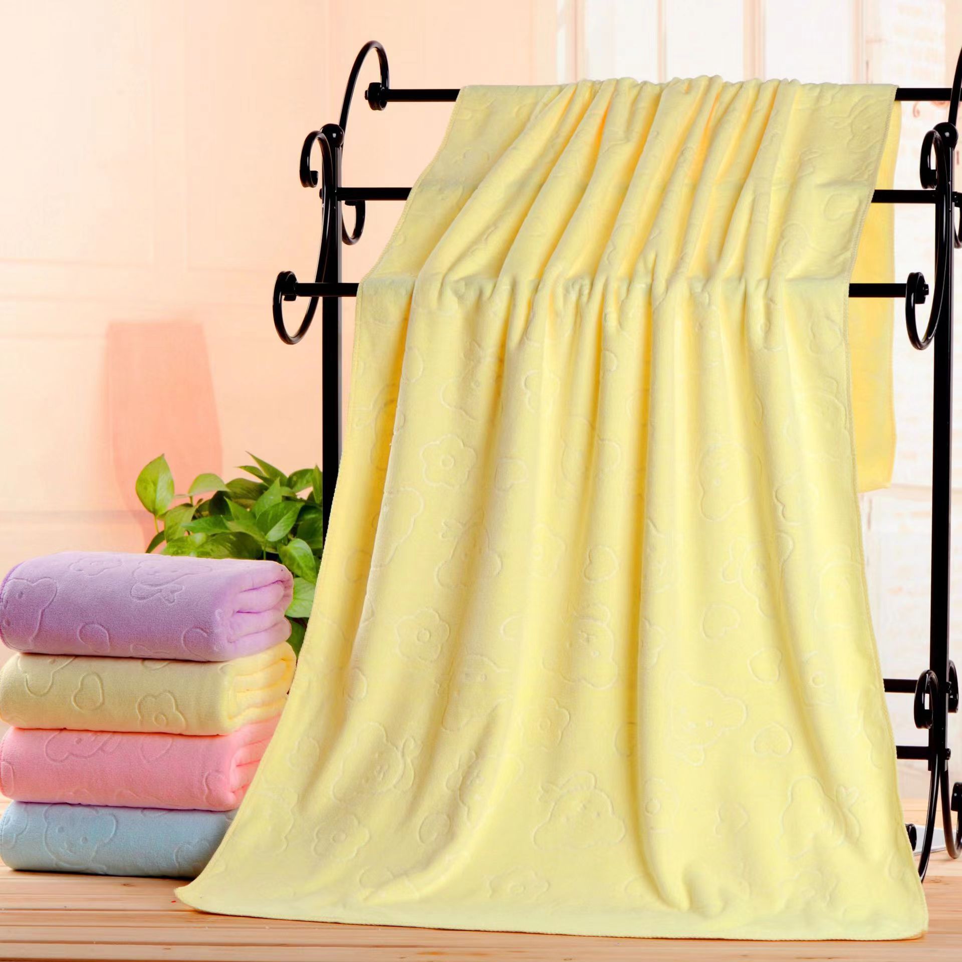 2-Pack Yellow Embossed Microfiber Bear Bath Towels – 70 x 140 cm, Ultra-Absorbent and Soft for Bath, Beach & Gym - Image 1