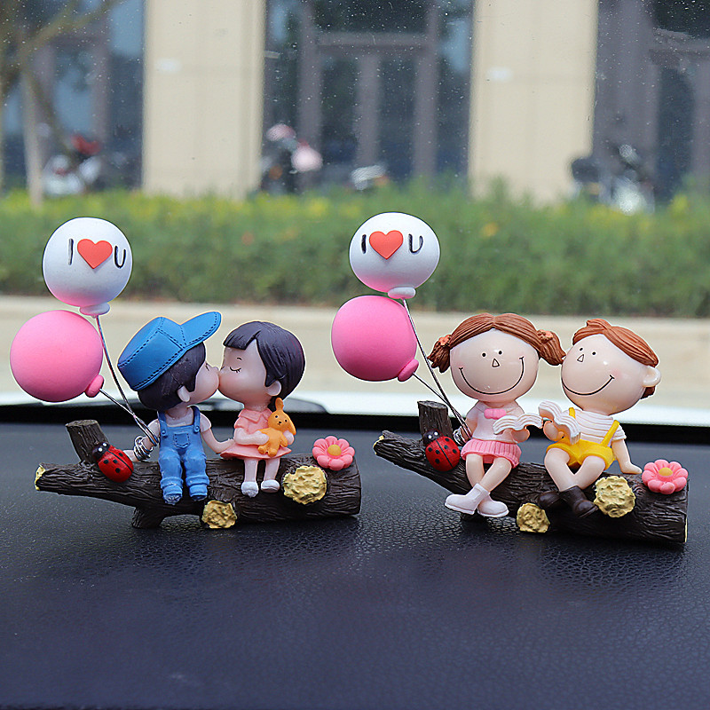 Couple reading under a tree Cute Couple Car Ornament for Dashboard – Romantic Interior Decoration for Vehicles - Image 3