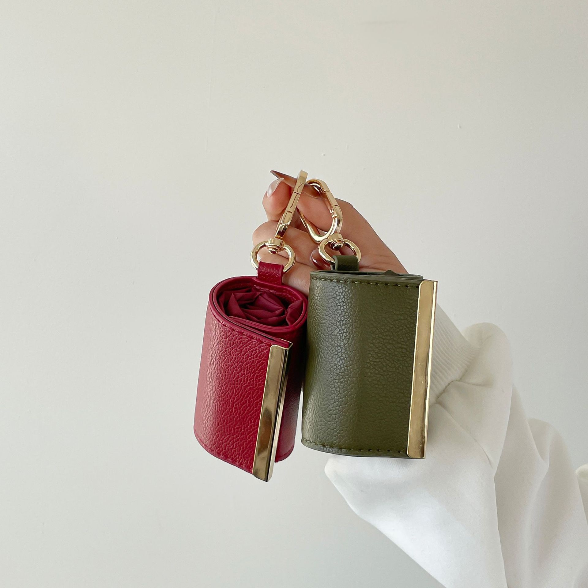Wine red Foldable Tote Bag with Built-In Storage Pouch – Compact Reusable Shopping Bag That Packs into Itself, Ideal for Daily Carry and Eco-Friendly Use - Image 3