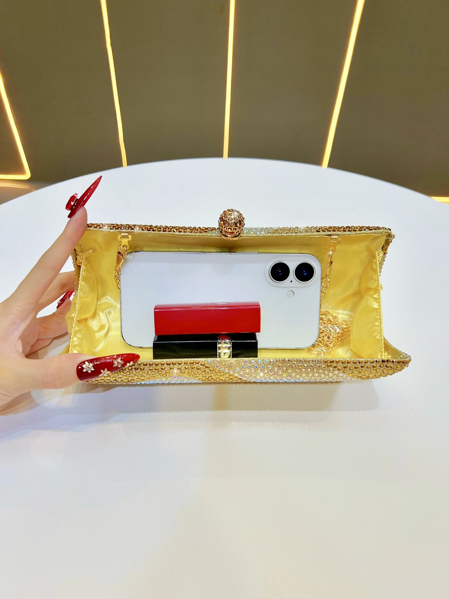 Luxury Green Crystal Evening Clutch Bag Gradient Rhinestone Hard Case Purse with Detachable Chain for Wedding Prom Cocktail Party Fits Smartphone - Image 2