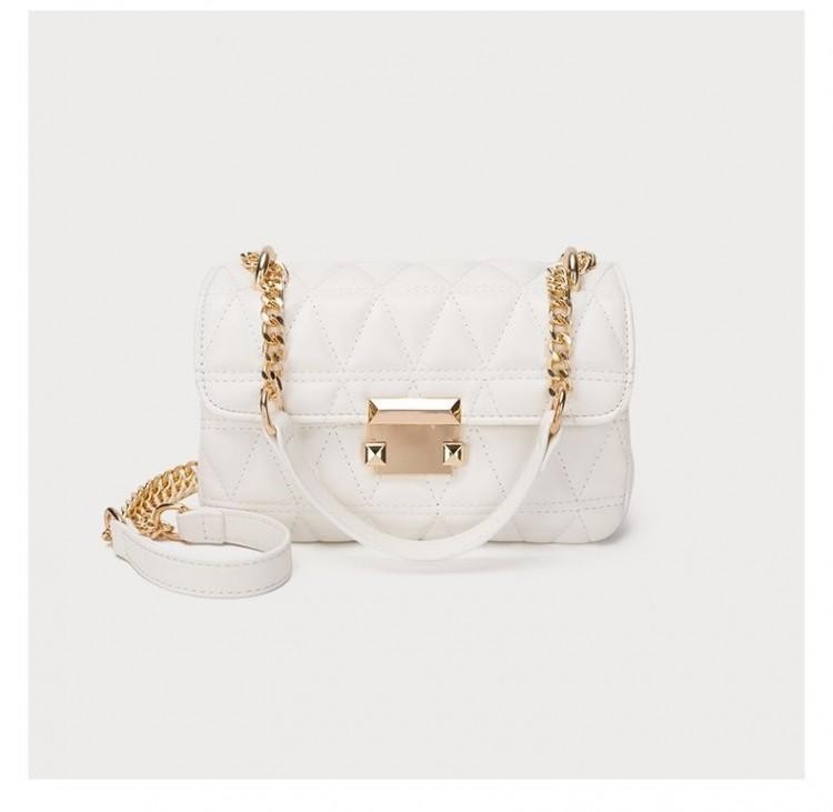 Quilted Chain Crossbody Bag for Women Classic White Shoulder Underarm Bag Elegant Designer Style Luxury Texture Versatile Daily Handbag - Image 1