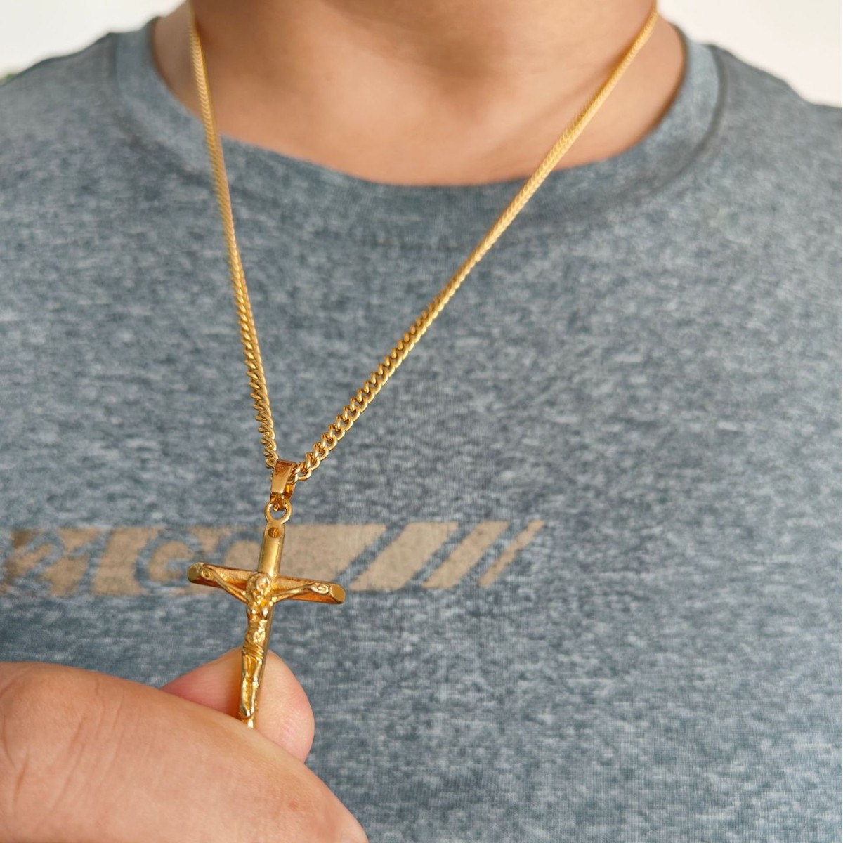 Men's Vintage Gold Cross Pendant Necklace Stainless Steel Titanium Steel Sweater Chain – Luxury Gold Finish with 60cm Box Chain - Image 4