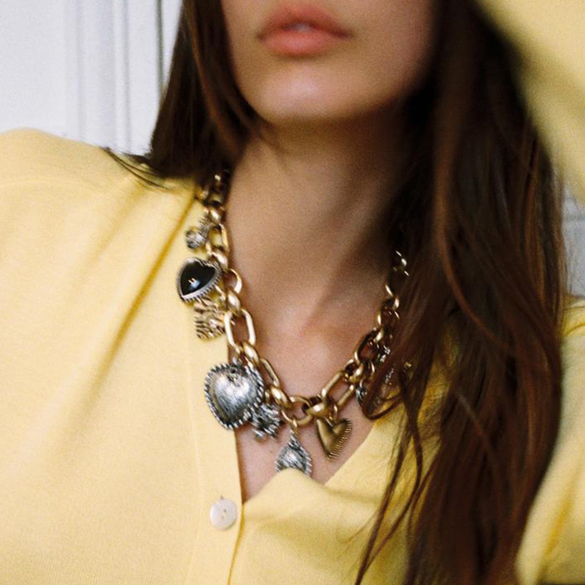 European and American Statement Exaggerated Heart & Floral Rhinestone Necklace - Adjustable Retro Chunky Clavicle Chain (Gold) - Image 2
