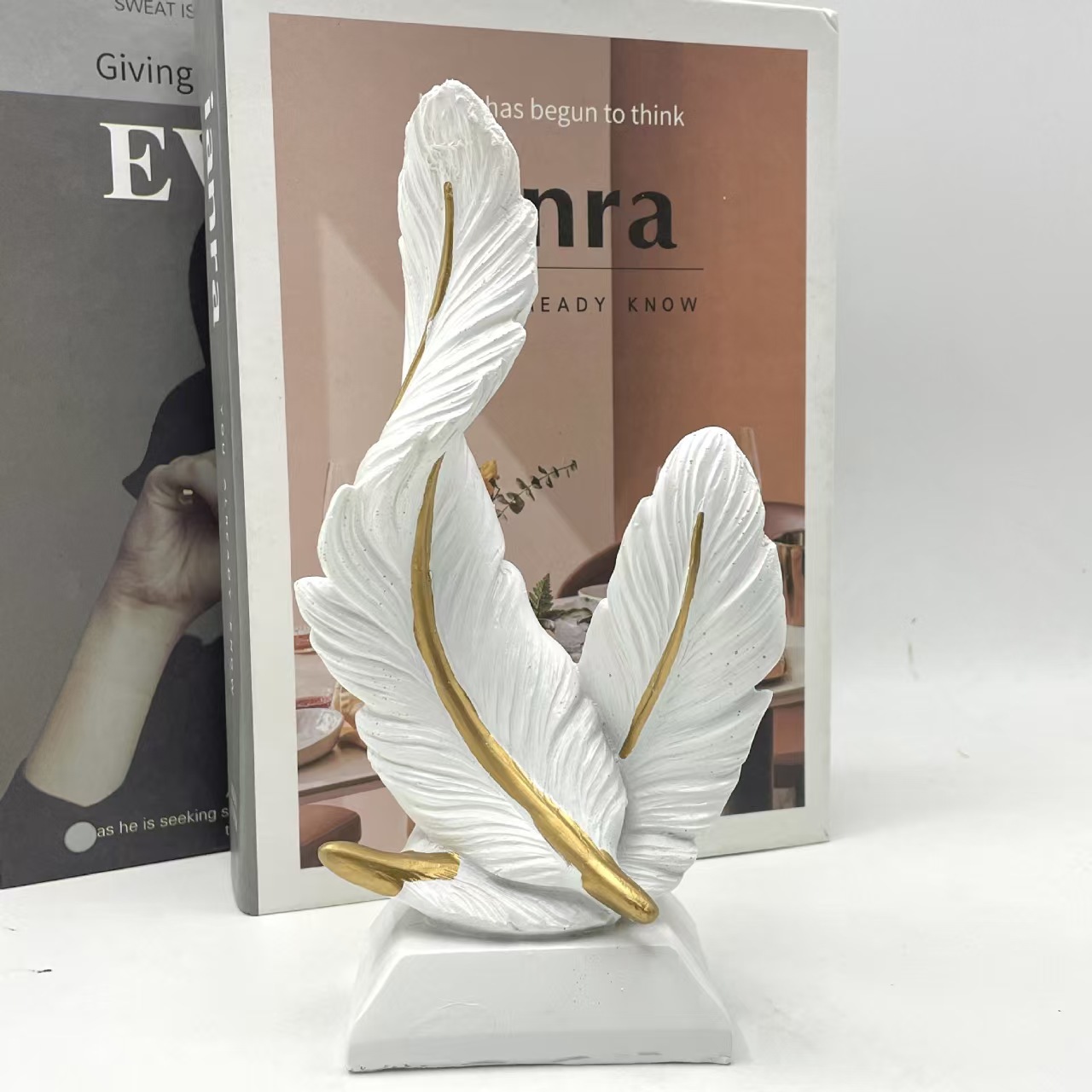 White Luxury Artistic Resin Dual Feather Sculpture - Elegant Minimalist Home Decor for Entryway Living Room & Gallery Styling - Image 1