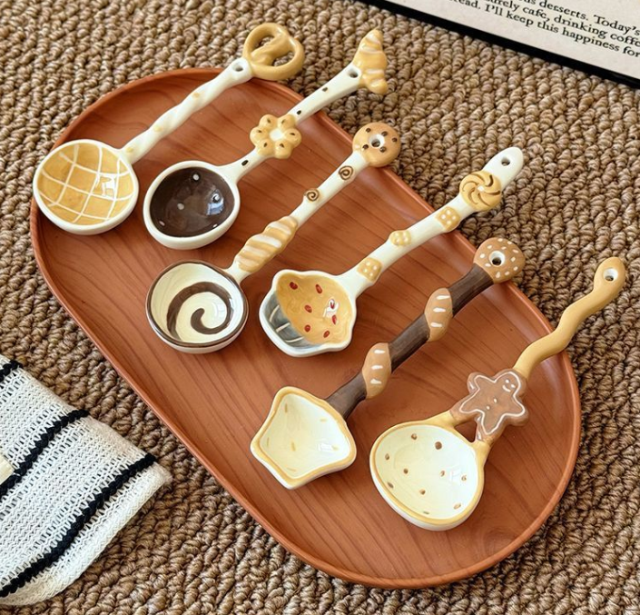 Pineapple Bun Scoop Creative Hand-Painted Ceramic Spoon - Cute Cartoon Bakery Series Long Handle Soup Spoon - High-Quality Underglaze Tableware for Desserts and Coffee - Image 2