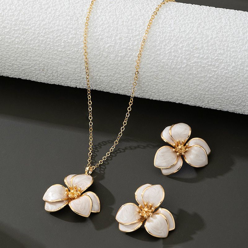 White Floral Enamel Jewelry Set – Five-Piece Alloy Accessory Collection with Minimalist Botanical Design - Image 4