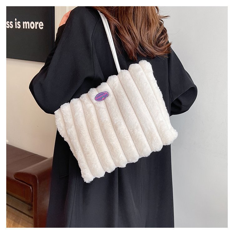 White Faux Fur Tote Bag with Large Capacity, Soft Plush Material & Adjustable Handle – Stylish Shoulder Handbag for Women, Perfect for Daily Commute and Casual Wear - Image 2
