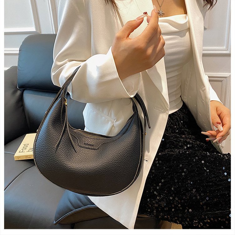 Black Women's New Fashion Crescent Bag – Stylish Single Shoulder Crossbody Handbag with Wear-Resistant Base and Smooth Zipper, Perfect for Casual & Daily Use - Image 1