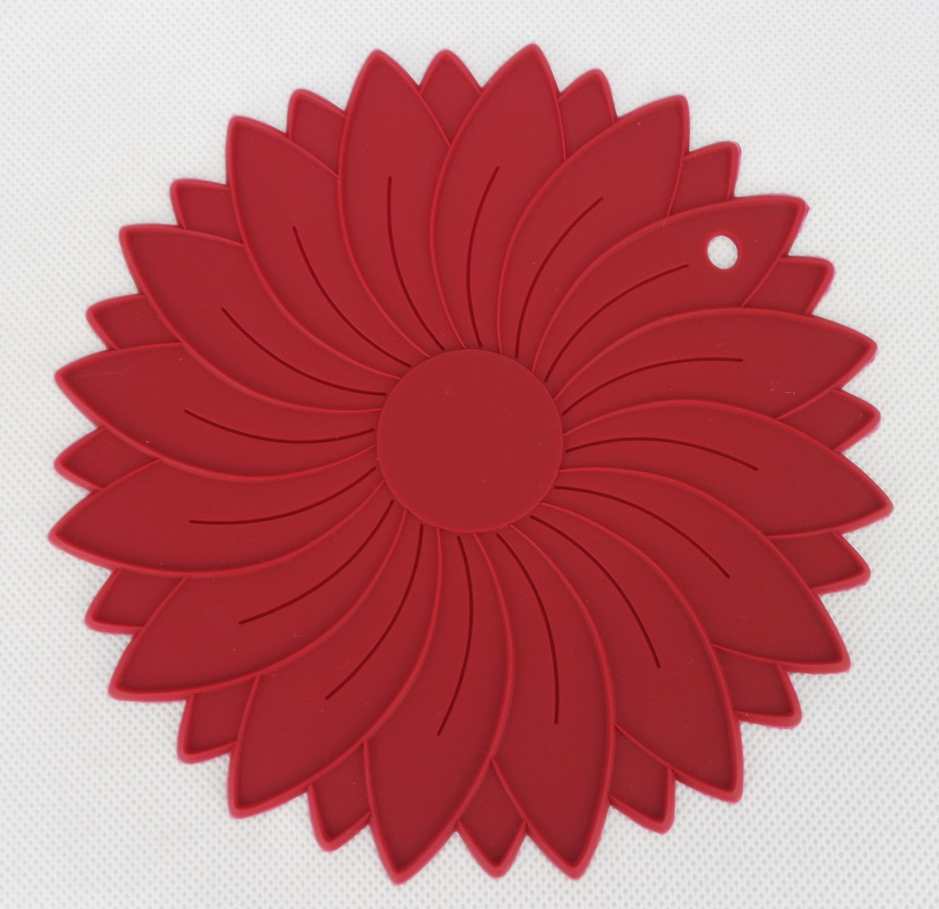 5-Piece Round Flower Silicone Trivet Set – Heat-Resistant, Non-Slip, Dishwasher-Safe Pot Holder for Kitchen Protection and Table Decoration - Image 1