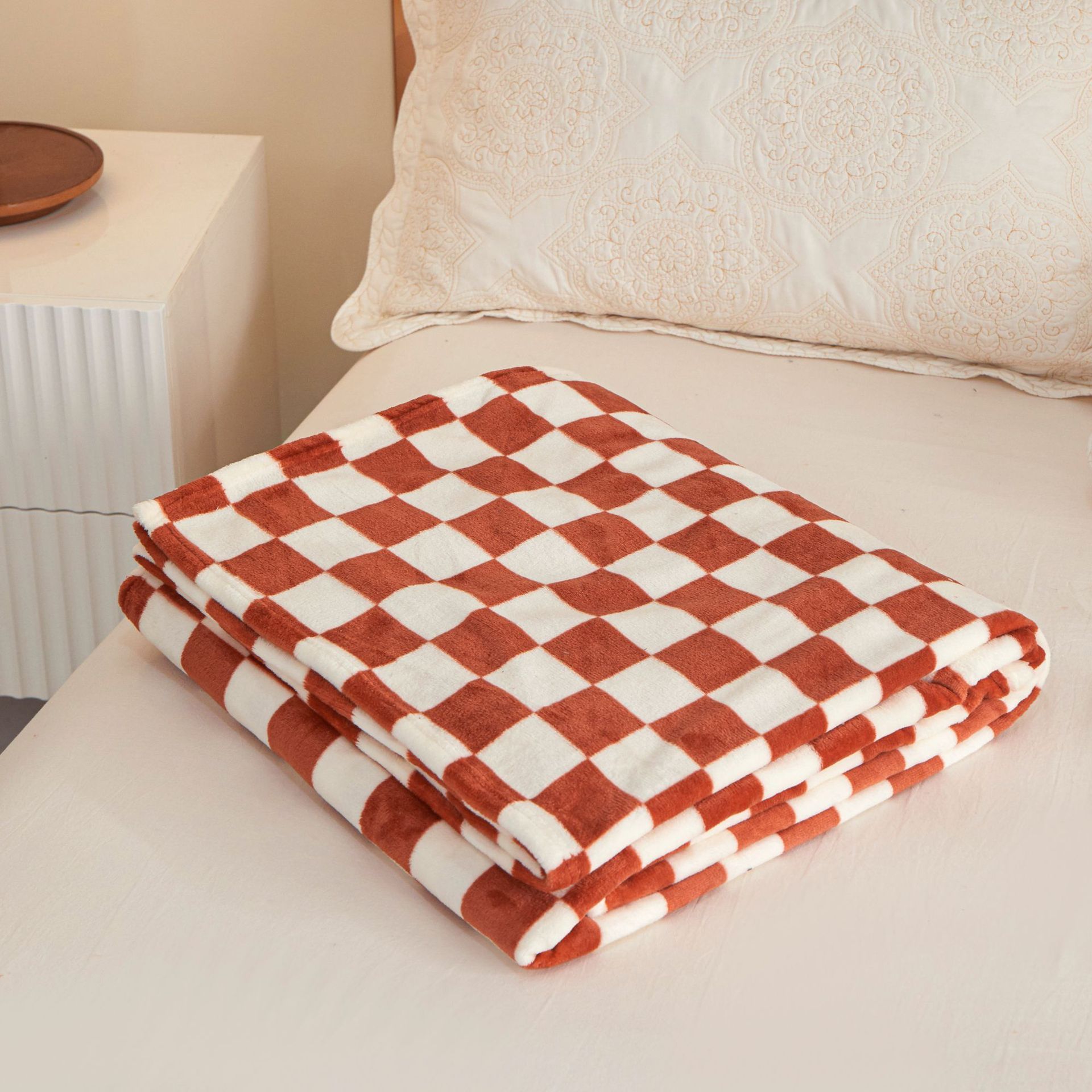 Red and brown checkered pattern Double-Sided Plaid Fleece Blanket – 100×150cm Machine Washable, No-Shedding Flannel Throw for Office, Air Conditioning & Nap Use - Image 1