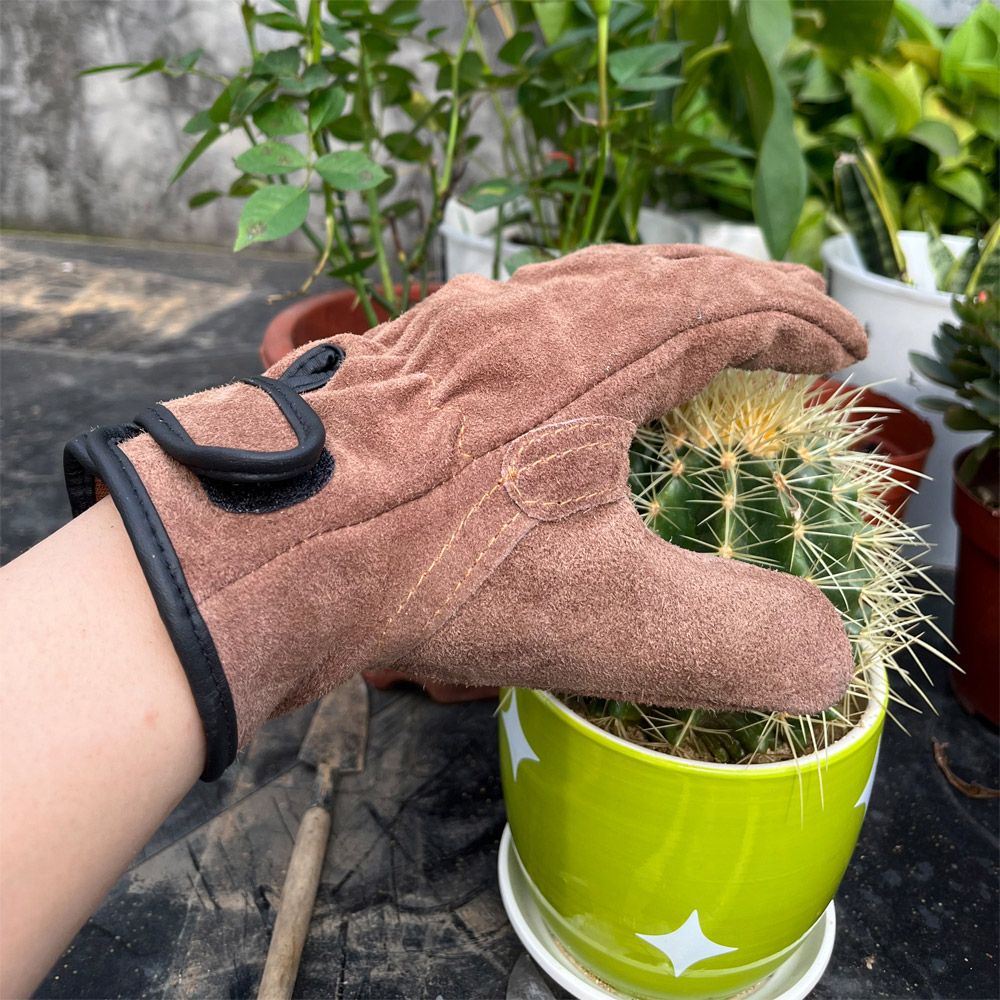 Size M Heavy-Duty Cowhide Protective Gloves with Heat Resistant and Wear-Proof Leather for Outdoor Camping Welding and Industrial Work Reliable Hand Guard for Local Professionals - Image 3