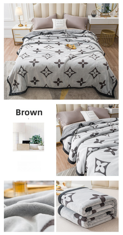 Brown Lucky Four-Leaf Clover 180x200CM Premium Double-Sided Print Flannel Blanket - Soft All-Season Air Conditioning Throw for Office Nap & Travel - Image 4