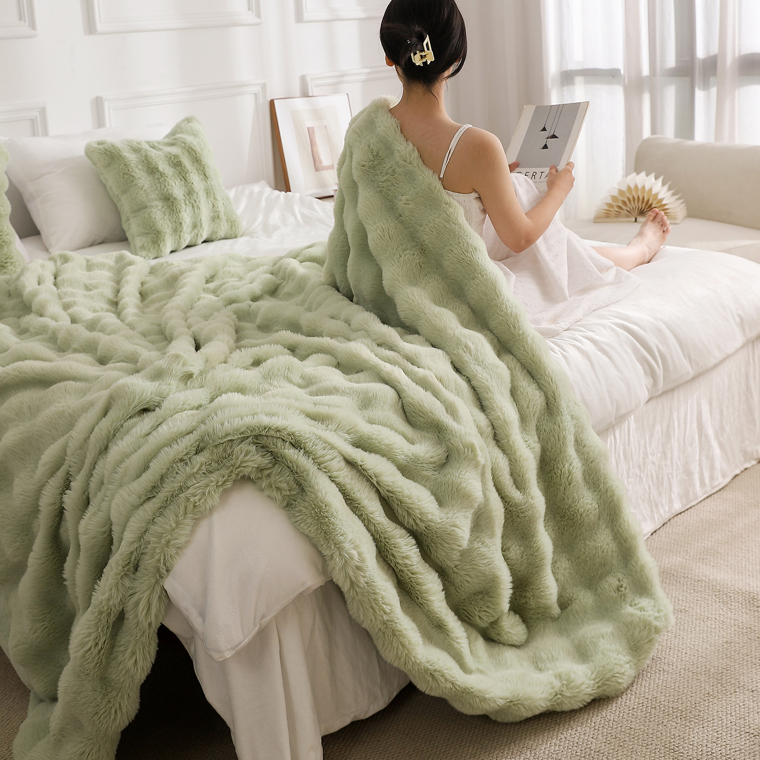 2-Pack Green Luxury Tuscany Fleece Rabbit Fur Bubble Blanket (45 x 45 CM) - Double-Sided Thickened Soft Plush Bedding & Cushion Cover - Image 2