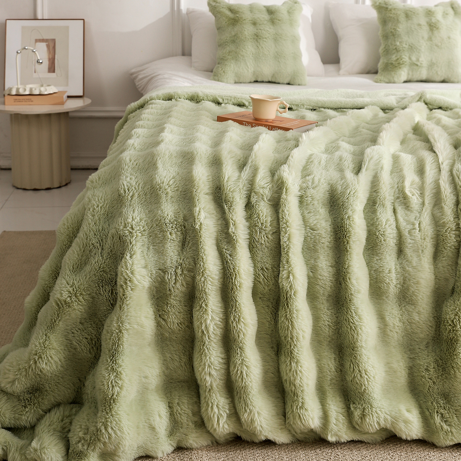 Green Luxury Tuscany Fleece Rabbit Fur Bubble Blanket (200 x 230 CM) - Double-Sided Thickened Soft Plush Bedding & Extra Large Bed Blanket - Image 1