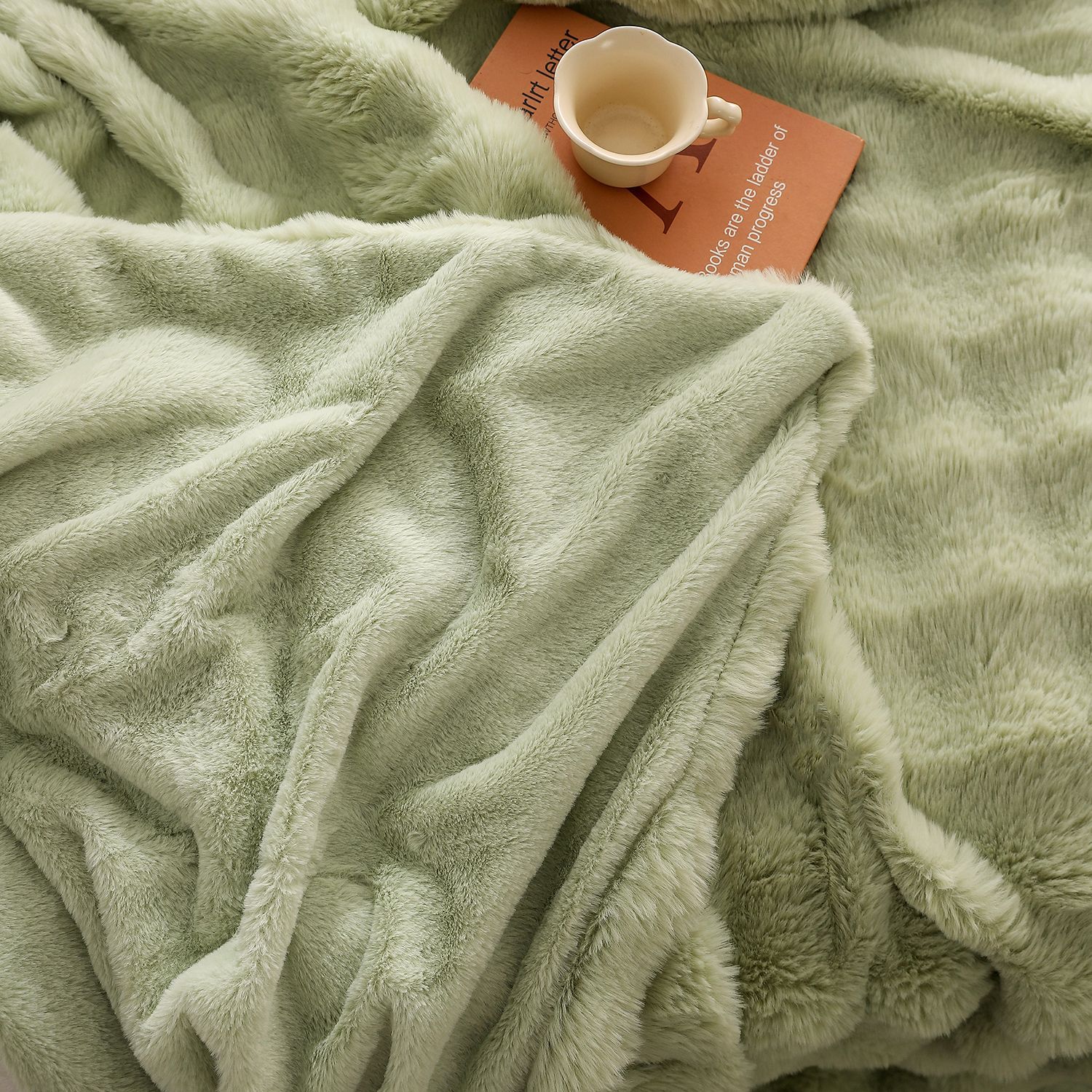 Green Luxury Tuscany Fleece Rabbit Fur Bubble Blanket (200 x 230 CM) - Double-Sided Thickened Soft Plush Bedding & Extra Large Bed Blanket - Image 3