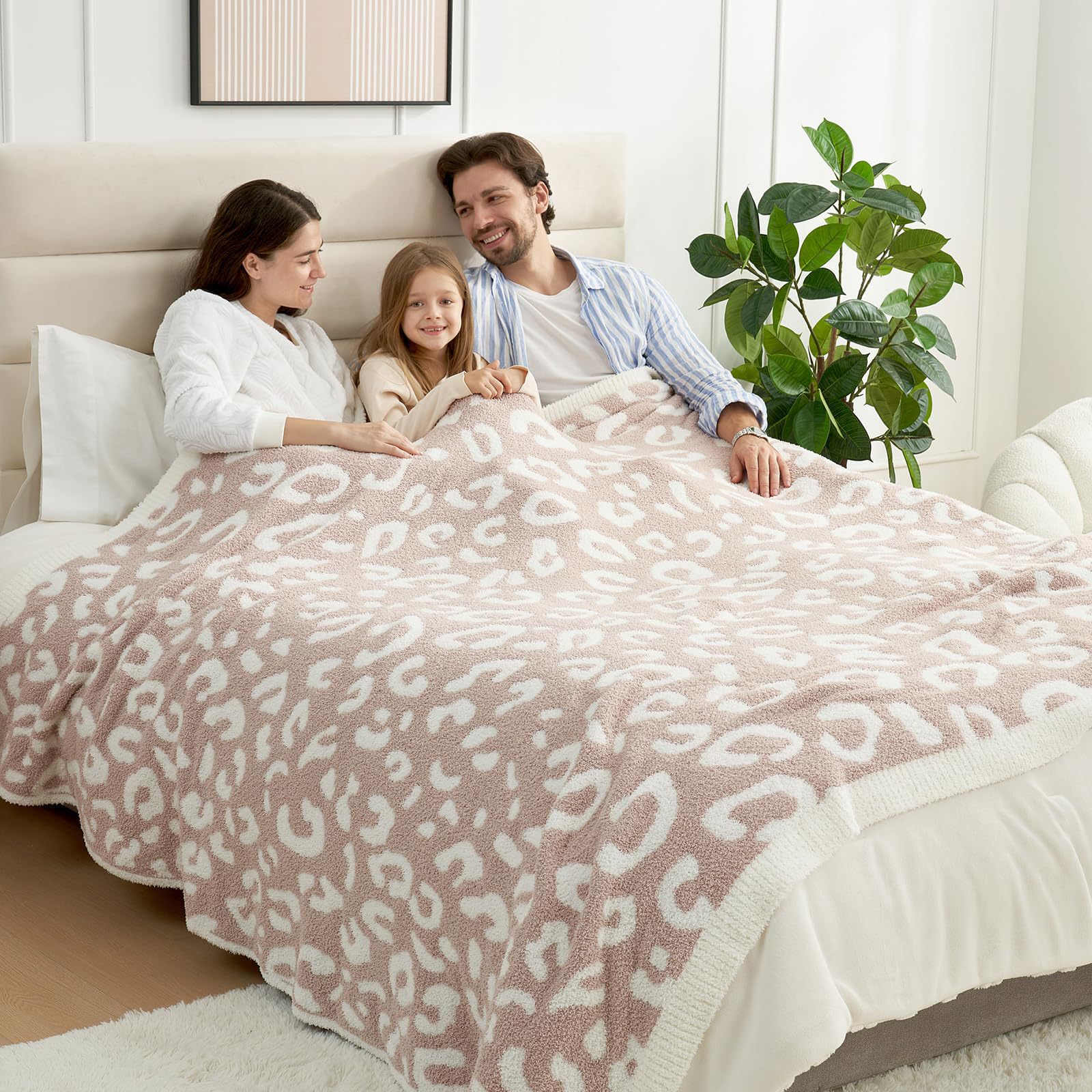 Leopard Print Checkerboard Flannel Throw Blanket(Extra Large 200 x 200 CM) - Anti-Pilling Trendy Soft Plush Blanket for Bed, Sofa & Travel - Image 4